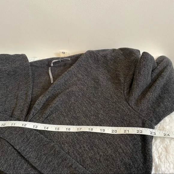 *Sold* Anthropologie Criss Cross Cropped Two Way Sweater - Picture 11 of 15